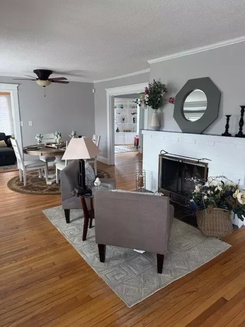 1038 Sumner Ave, Springfield, MA 01118 photo 5