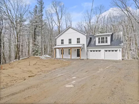 100 Secret Lake Rd, Phillipston, MA 01331