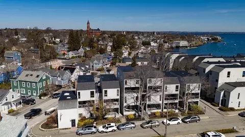 61 Brackett Pl #C, Marblehead, MA 01945 photo 2