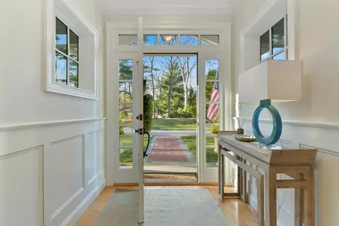 111 East St, Hingham, MA 02043 photo 4