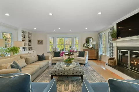 111 East St, Hingham, MA 02043 photo 8