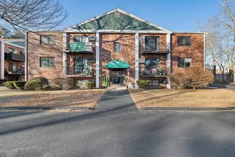 678 Plain St #4A, Marshfield, MA 02050