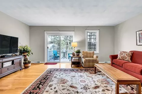 168 Laurelwood Dr #168, Hopedale, MA 01747