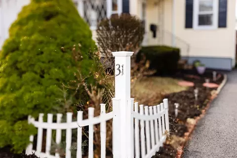 31 Sherman Rd, Dedham, MA 02026 photo 2