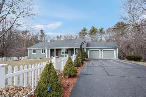80 Gilmore Rd, Wrentham, MA 02093