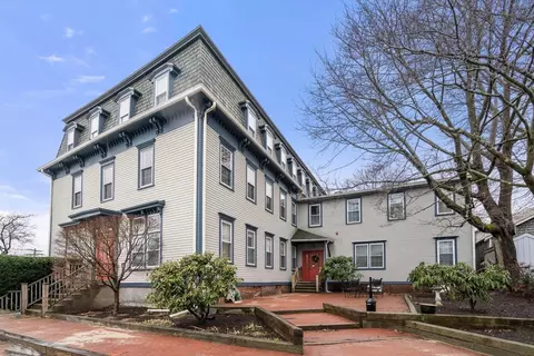 12 Walnut St #4, Natick, MA 01760