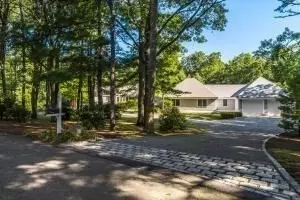 24 Brandywyne Ct, Cotuit, MA 02635 photo 3
