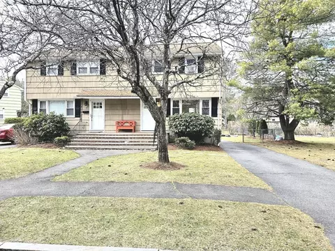 15 Charles Rd #15, Winchester, MA 01890