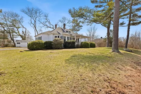 10 Puritan Rd, Bourne, MA 02532