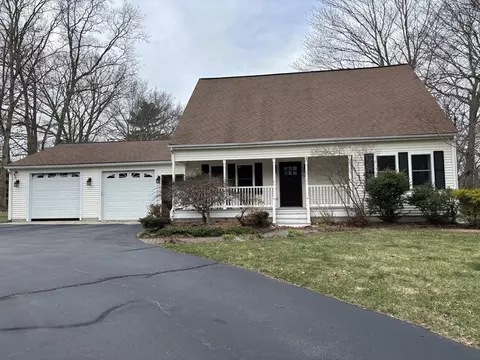 947 Pine St, Seekonk, MA 02771