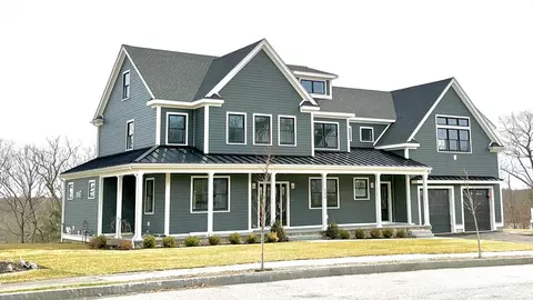 115 Whites Hill Dr, Braintree, MA 02184