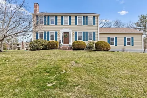 20 Crabtree Ln, Abington, MA 02351