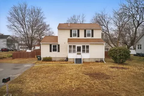 20 West Ave, Webster, MA 01570
