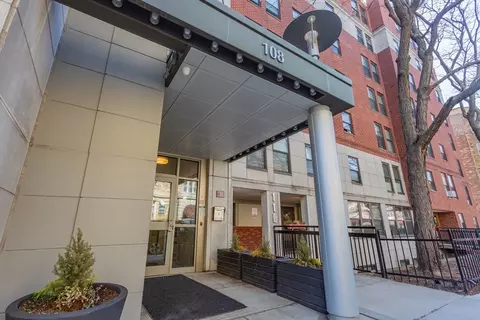 108 Peterborough St #7F, Boston, MA 02215