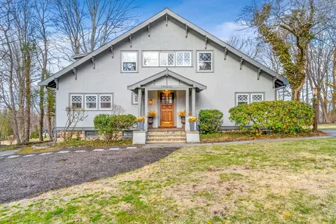12 Longfellow Rd, Wellesley, MA 02481