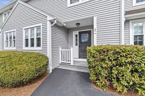 3 Godfrey Ln #3, Milford, MA 01757
