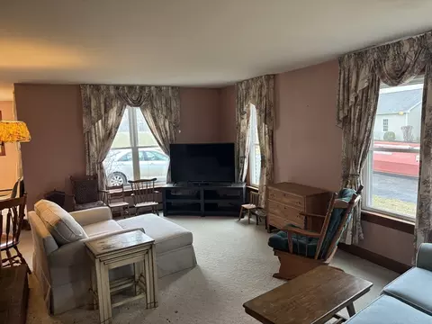 Living - 169 River Rd, Whately, MA 01093 photo 2 of 4