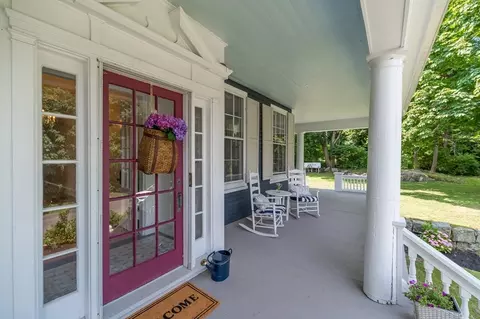 31 Beach Rd, Gloucester, MA 01930 photo 2