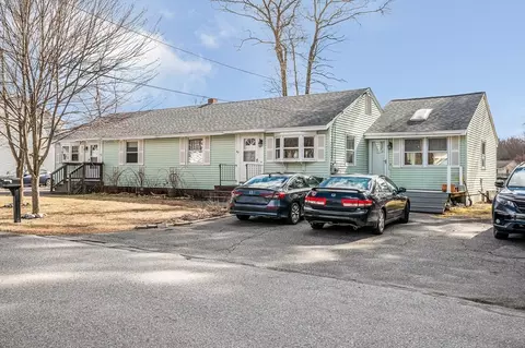 88 Elm St, Dracut, MA 01826