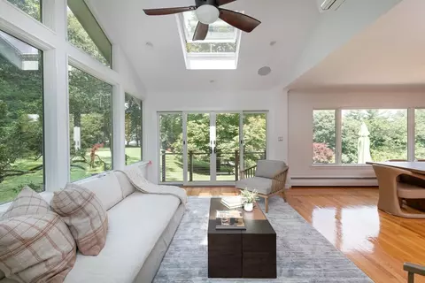 110 Robin Rd, Weston, MA 02493 photo 6