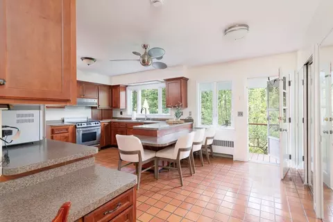 110 Robin Rd, Weston, MA 02493 photo 14
