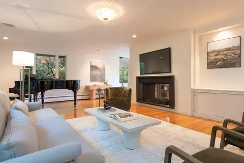 110 Robin Rd, Weston, MA 02493 photo 8