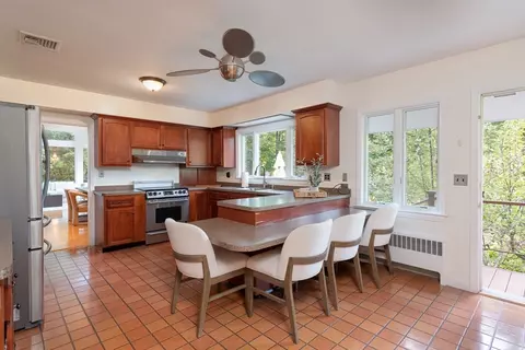 110 Robin Rd, Weston, MA 02493 photo 12