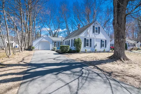 115 W Allen Ridge Rd, Springfield, MA 01118