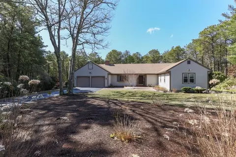 29 Amanda Ct, Cotuit, MA 02635