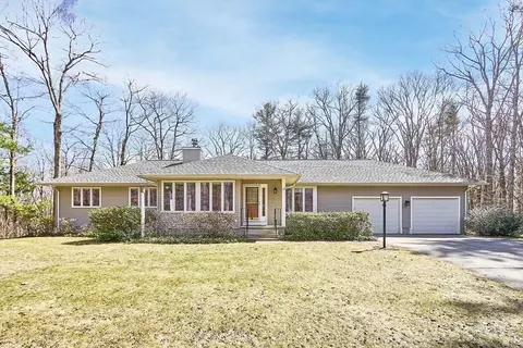 13 Laurel St, Paxton, MA 01612