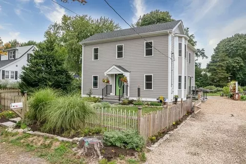 5 Pleasant St, Wayland, MA 01778