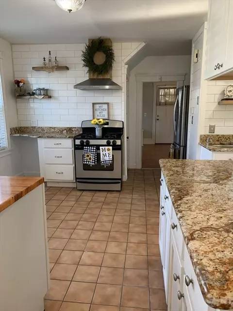 25 Clark St, Worcester, MA 01606 photo 7