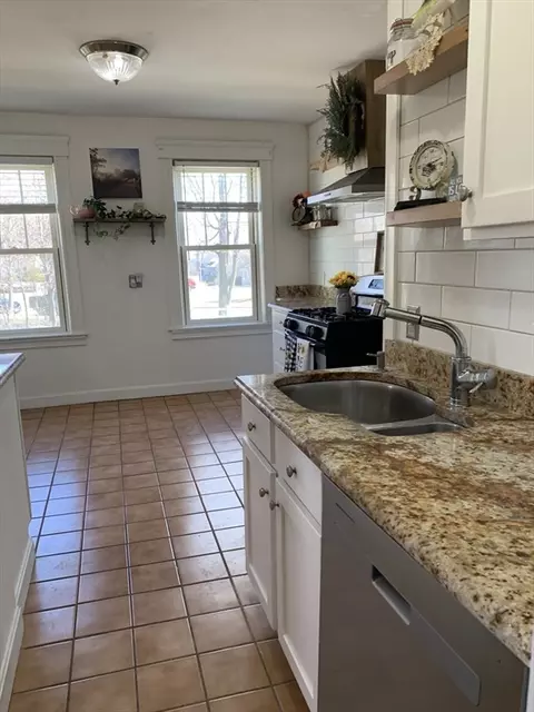 25 Clark St, Worcester, MA 01606 photo 11