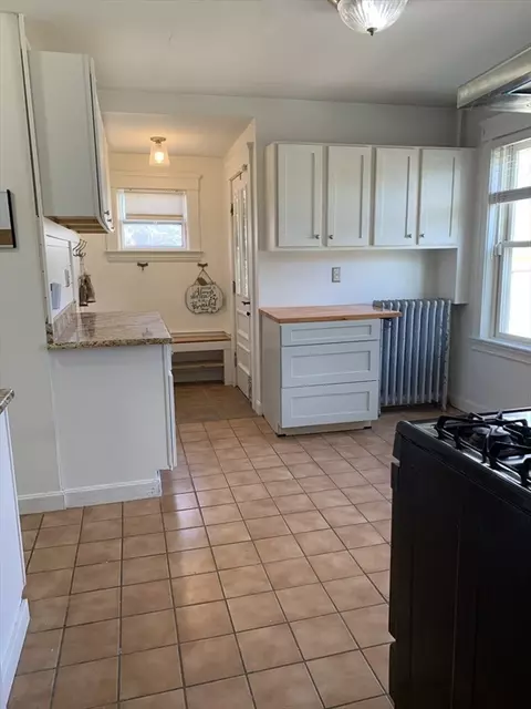 25 Clark St, Worcester, MA 01606 photo 12