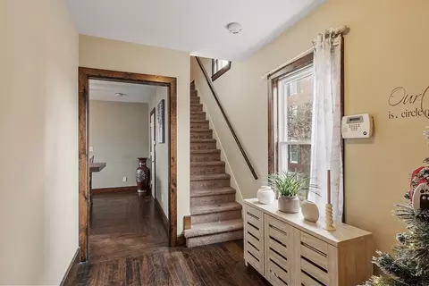 Entry Way - 11 Home St, Worcester, MA 01609 photo 2 of 5