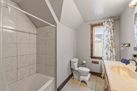 Bath - 11 Home St, Worcester, MA 01609 photo 2 of 2