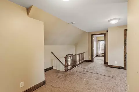 Entry Way - 11 Home St, Worcester, MA 01609 photo 4 of 5