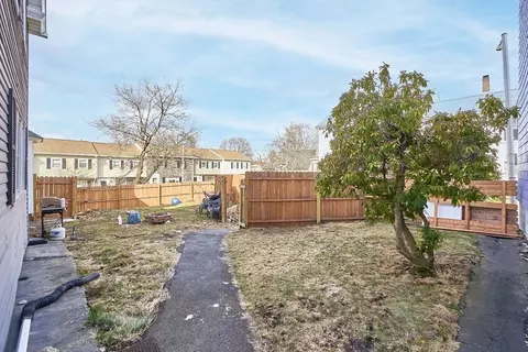 Exterior - 11 Home St, Worcester, MA 01609 photo 6 of 6