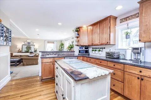 23 Beacon St, Danvers, MA 01923 photo 16
