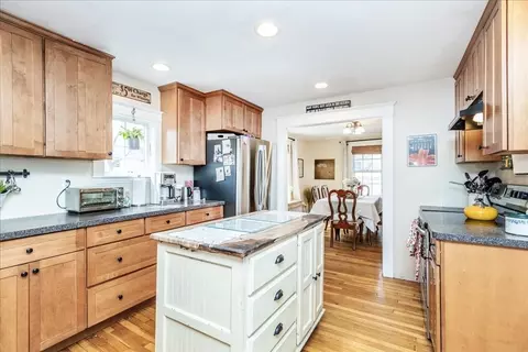 23 Beacon St, Danvers, MA 01923 photo 17