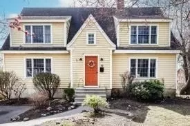 23 Beacon St, Danvers, MA 01923 photo 2