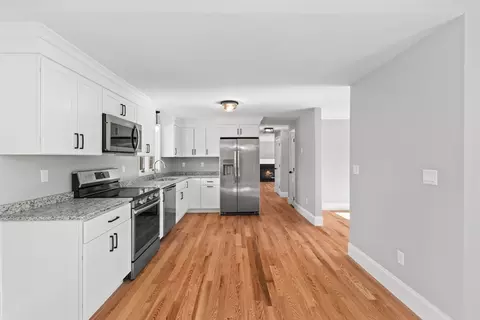 Entry Way - 310 Charge Pond Rd, Wareham, MA 02571 photo 3 of 3