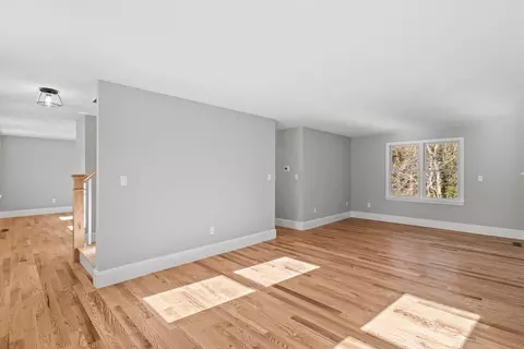 Living - 310 Charge Pond Rd, Wareham, MA 02571 photo 2 of 5