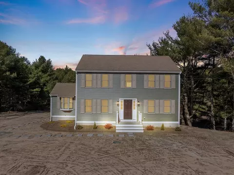 Exterior - 310 Charge Pond Rd, Wareham, MA 02571 photo 2 of 5