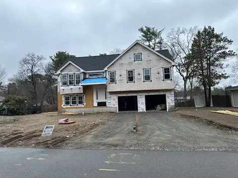 9 Karen Ave, Medway, MA 02053