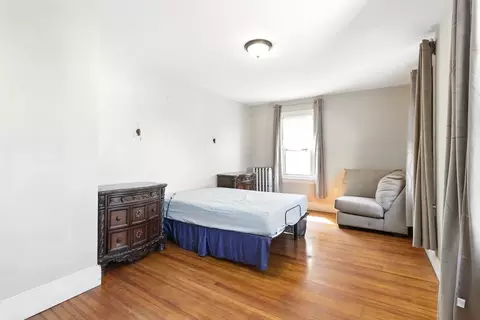 Bedroom - 10 Wilber St, Springfield, MA 01104 photo 1 of 4
