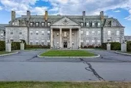 48 N Shore Dr #4, Dartmouth, MA 02748