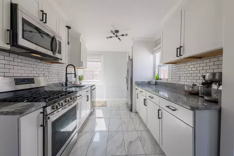 Kitchen - 31 Davis St, Hanover, MA 02339 photo 1 of 1
