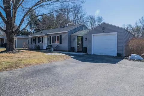 Exterior - 31 Davis St, Hanover, MA 02339 photo 4 of 4