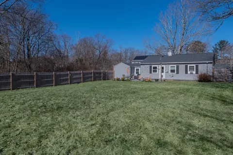 Exterior - 31 Davis St, Hanover, MA 02339 photo 2 of 4